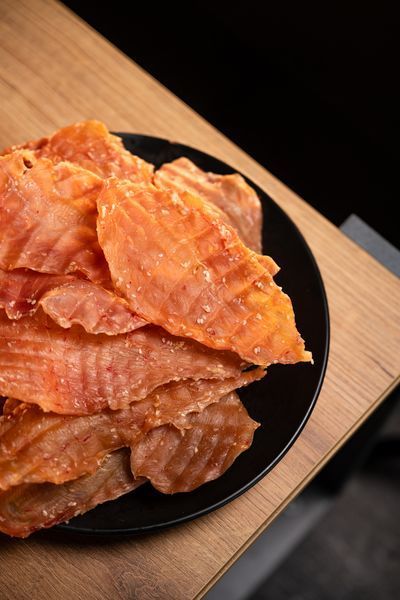 Курячі джерки чіпси з кунжутом &ndash; м'ясний снек Три Смаки&trade;